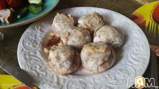 Фаршированные шампиньоны с рыбной начинкой