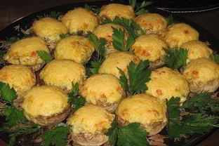 Фаршированные шампиньоны с сыром и сметаной