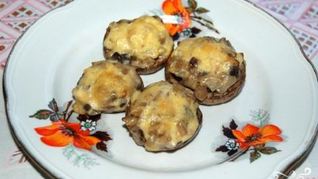 Фаршированные шампиньоны с сыром