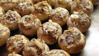 Грибы фаршированные в духовке