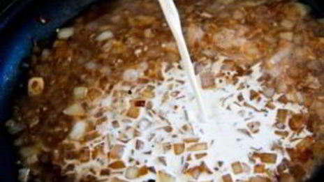 грибы под сливочным соусом