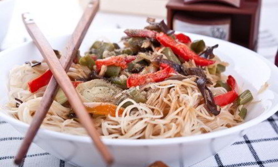 Рецепт грибы с чили, имбирем и лапшой соба