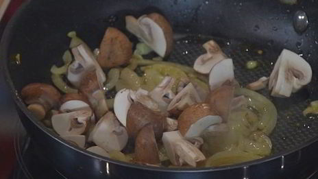 грибы с фасолью, капустой и сыром