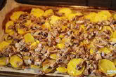 Грибы со свининой и картофелем в духовке