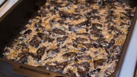 грибы в сметане в духовке запеченные с сыром