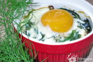 Грибы, запеченные со шпинатом и яйцом