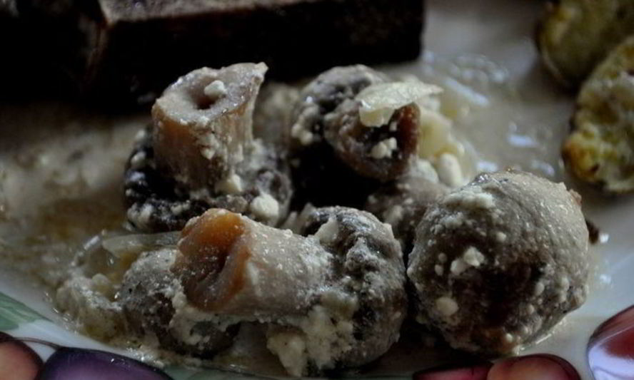 Рецепт грибы, запеченные в сметане с луком