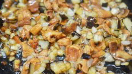 лисички с баклажанами жареные