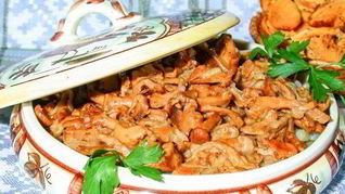 Лисички, жареные в сметане