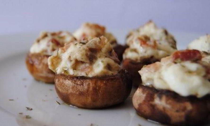 Рецепт шампиньоны фаршированные беконом под сырной корочкой