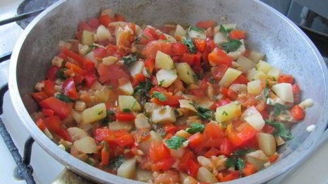 шампиньоны, фаршированные овощами