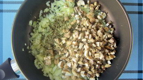 шампиньоны, фаршированные рисом и сыром