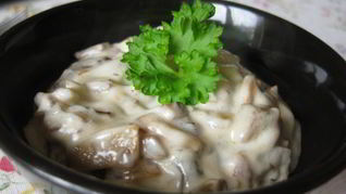 Шампиньоны со сметаной