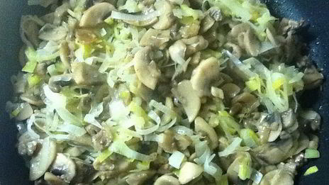 шампиньоны в вине и сливках