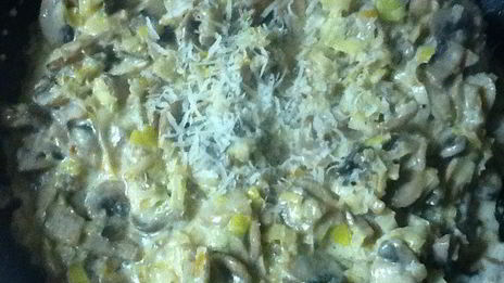 шампиньоны в вине и сливках