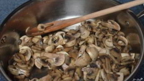 шампиньоны в вине
