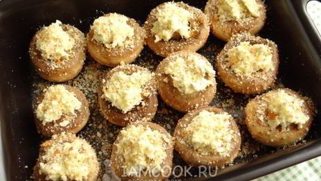 шампиньоны, запеченные с чесноком и тимьяном