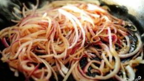 шампиньоны жареные с луком