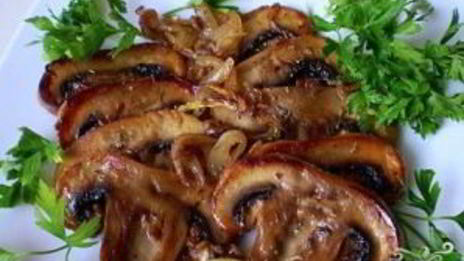 шампиньоны жареные с луком