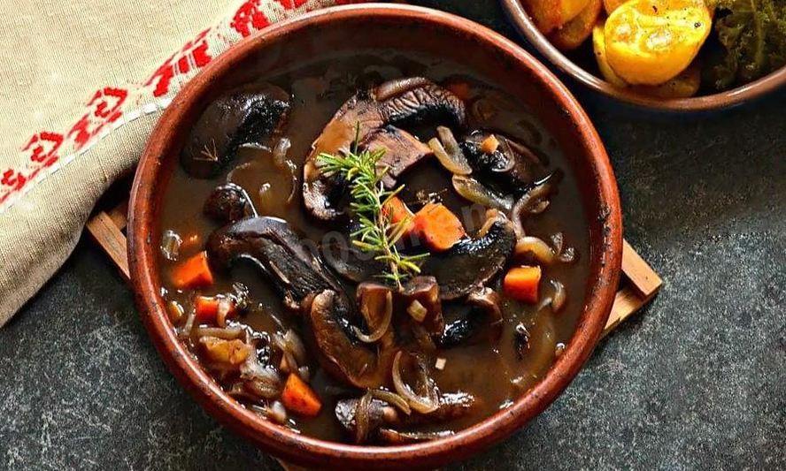 Рецепт тушеные королевские шампиньоны с овощами