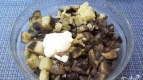 жареные грибы с баклажанами