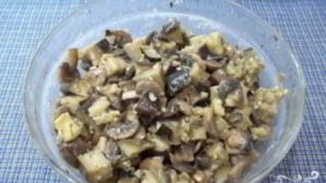 жареные грибы с баклажанами