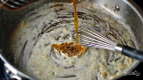 жареные грибы со сметаной