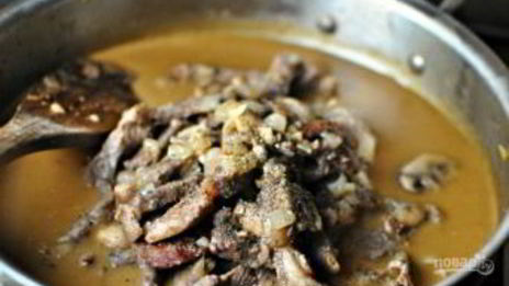 жареные грибы со сметаной