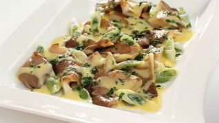 Жареные вешенки с зеленым луком