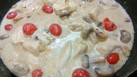 быстрый куриный гуляш в арахисовом соусе