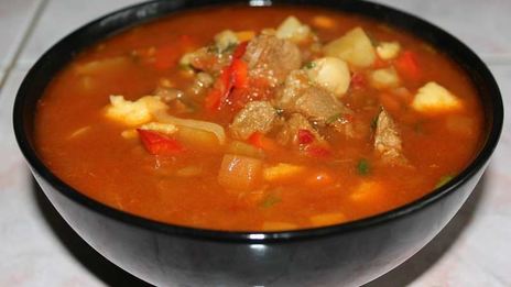 говяжий гуляш с чипетками