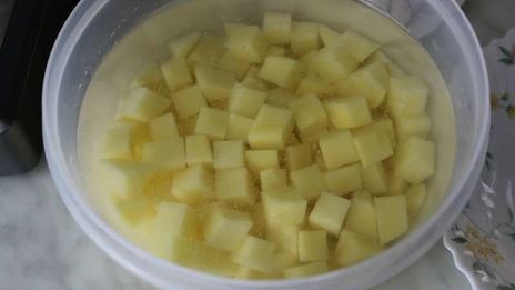 говяжий гуляш с чипетками