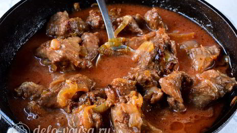 гуляш из говядины с подливкой