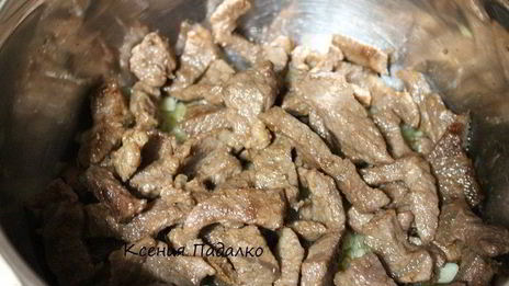 гуляш из говядины со сметаной