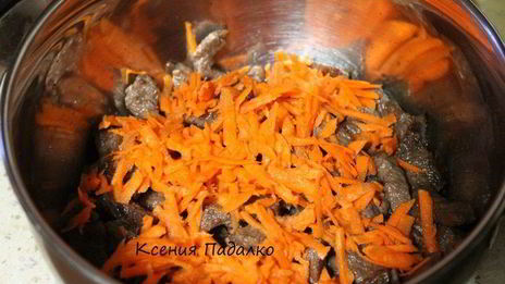 гуляш из говядины со сметаной