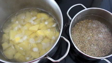 гуляш из картофеля и чечевицы