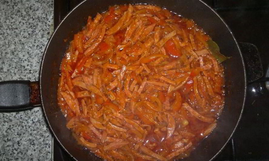 Рецепт гуляш из колбасы