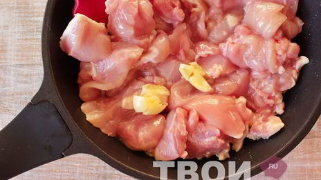 гуляш из курицы с подливкой