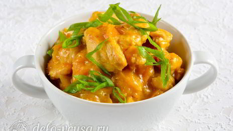 гуляш из курицы со сметаной