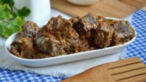 гуляш из печени со сметаной