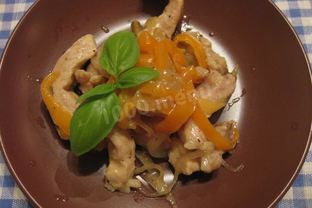 Гуляш из свинины с болгарским перцем