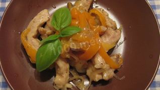 Гуляш из свинины с болгарским перцем