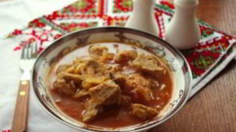 гуляш из свинины с овощами