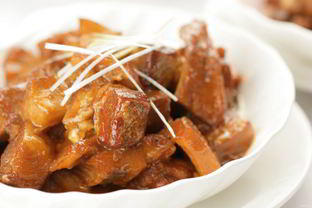 Гуляш из свинины с томатом