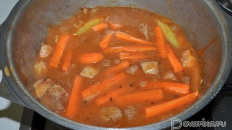 гуляш из свинины с вином