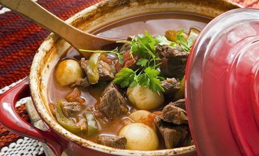 Рецепт гуляш по-венгерски с яичной лапшой