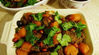 Гуляш с гранатом