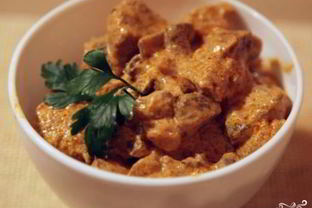 Гуляш с грибами и мясом