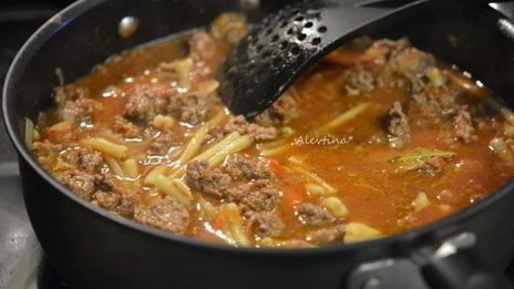 гуляш с пастой