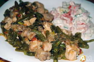 Гуляш со стручковой фасолью по-гречески